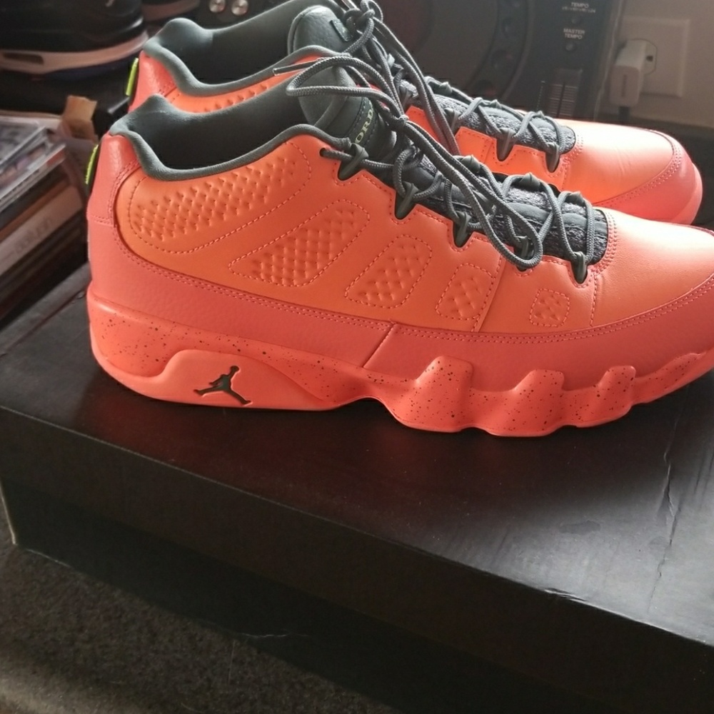 Air Jordan 9 Retro low